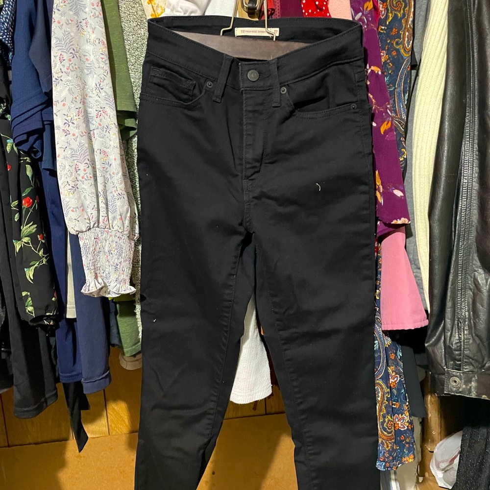 Levi’s black jeans